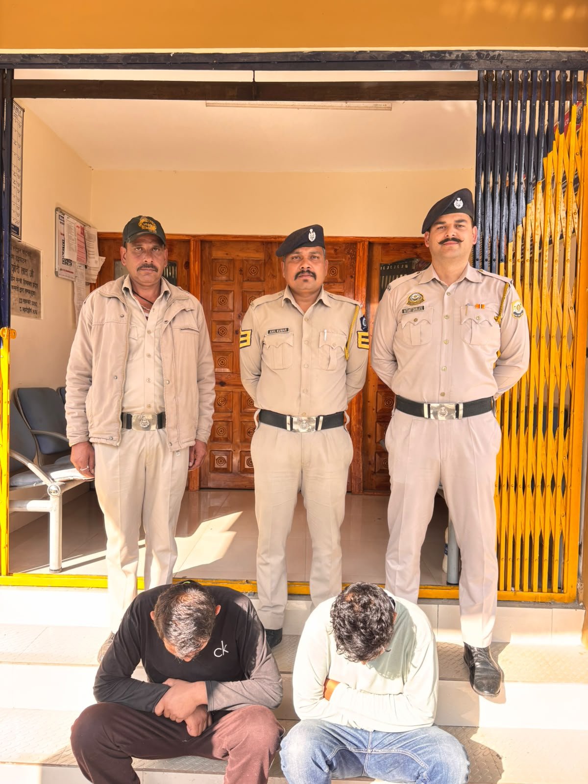 कोटखाई में पुलिस ने चिट्टे के साथ पकड़े दो युवक